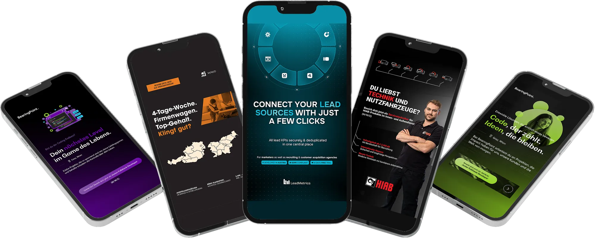 Fünf Smartphones mit Story-Anzeigen für Recruiting und Software