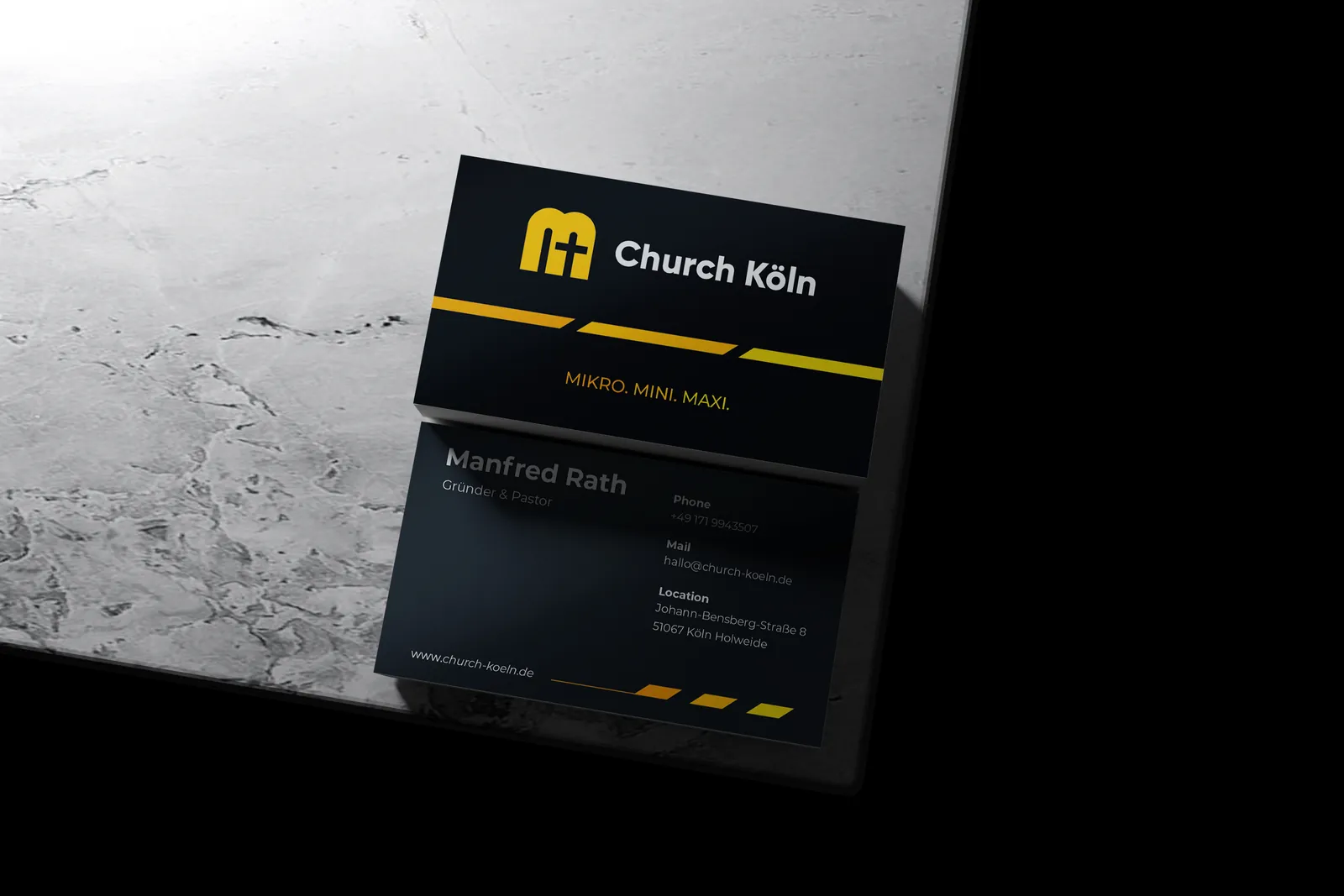 Visitenkarten für Church Köln in Schwarz und Gelb auf Stein