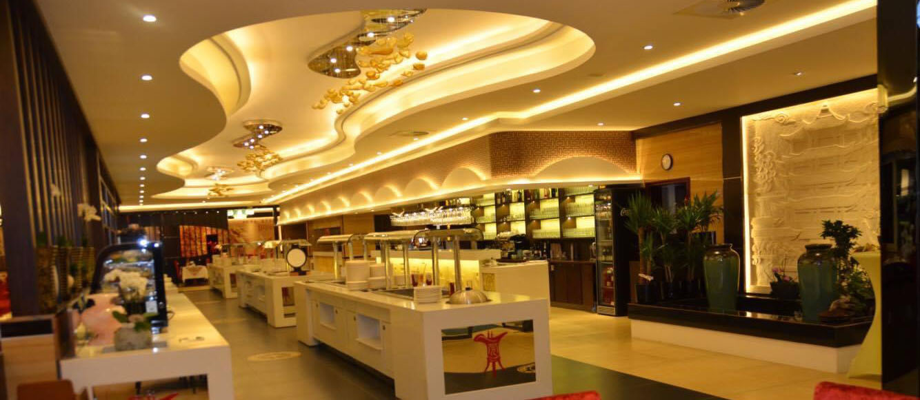 Eleganter Buffet-Bereich des Restaurants Imperial